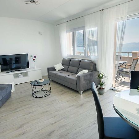 Apartmani Ticinovic Omiš Exteriör bild
