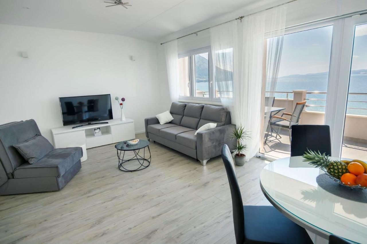 Apartmani Ticinovic Omiš Exteriör bild