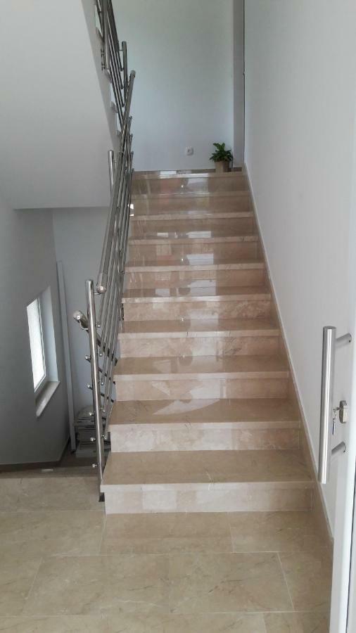 Apartmani Ticinovic Omiš Exteriör bild