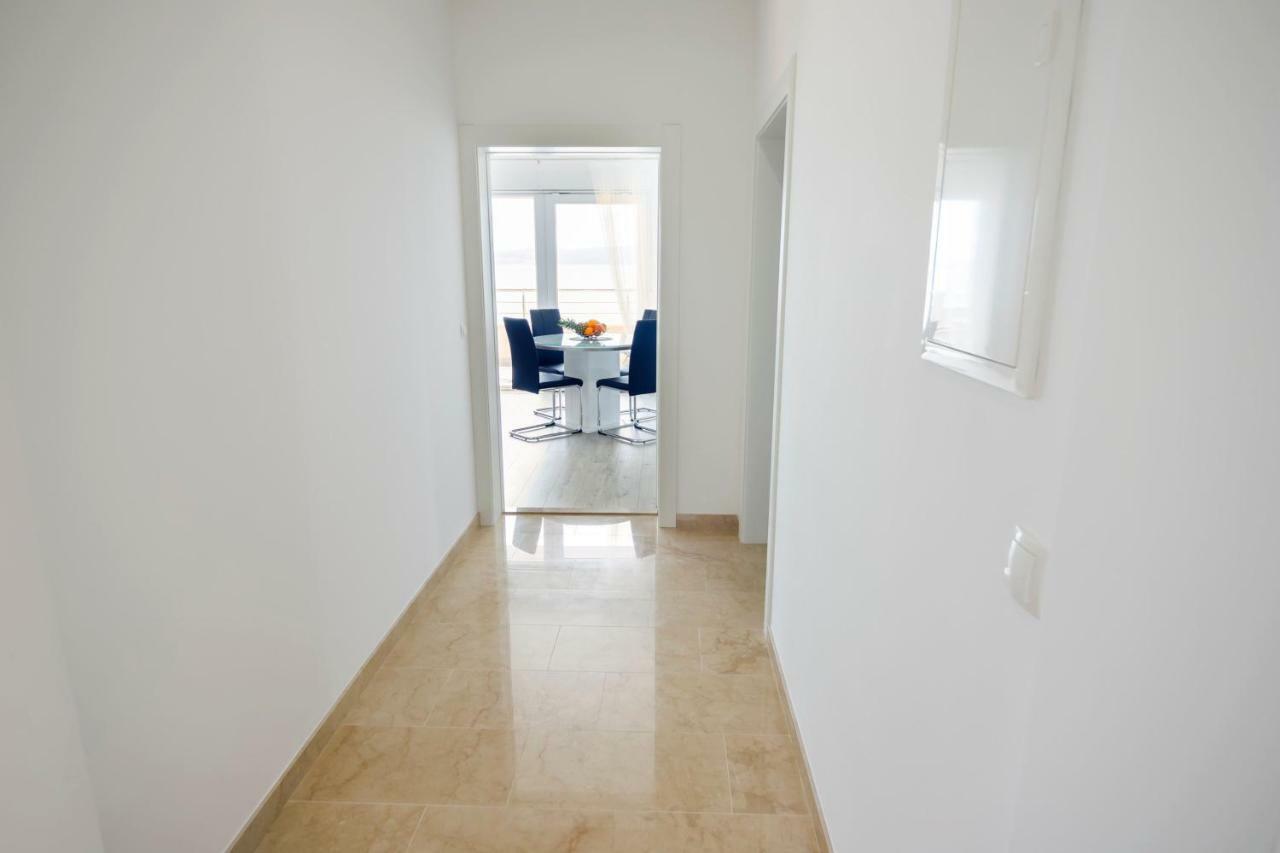 Apartmani Ticinovic Omiš Exteriör bild