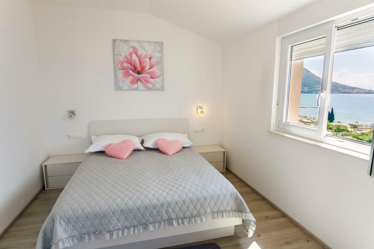 Apartmani Ticinovic Omiš Exteriör bild