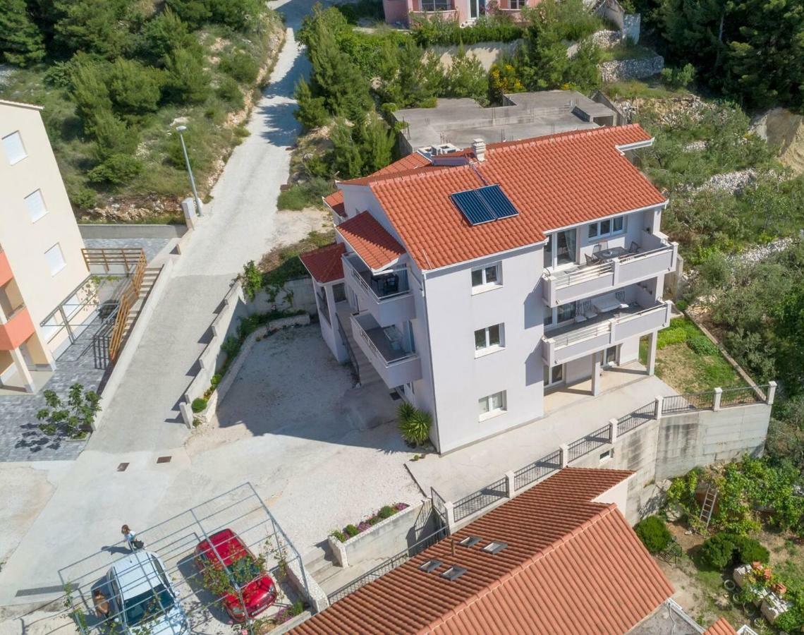 Apartmani Ticinovic Omiš Exteriör bild