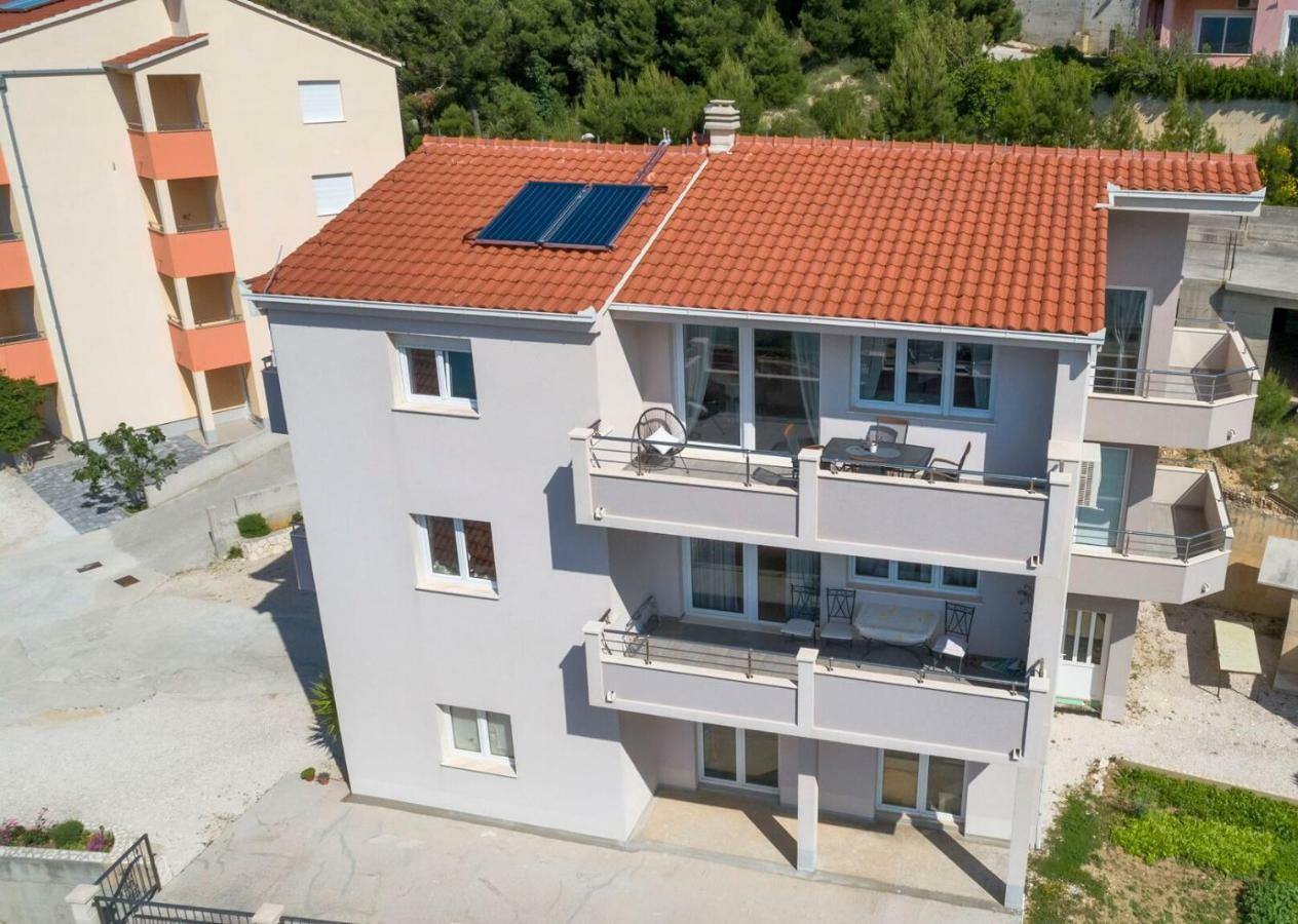 Apartmani Ticinovic Omiš Exteriör bild
