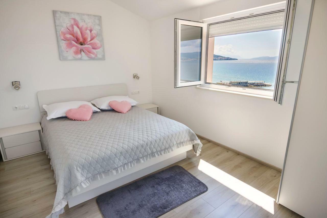 Apartmani Ticinovic Omiš Exteriör bild