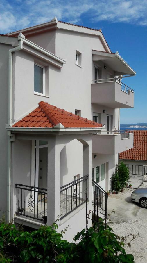 Apartmani Ticinovic Omiš Exteriör bild